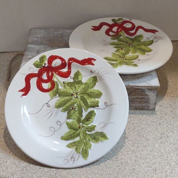 👍 Christmas Plates Pretty set of 2 Salad Plates.  C5 - Picture 1 of 6